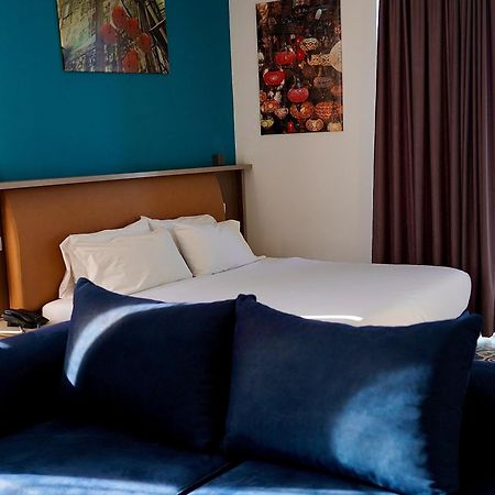 Hotel Monaco & Garden Golem  Bagian luar foto