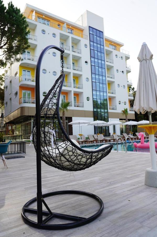 Hotel Monaco & Garden Golem  Bagian luar foto