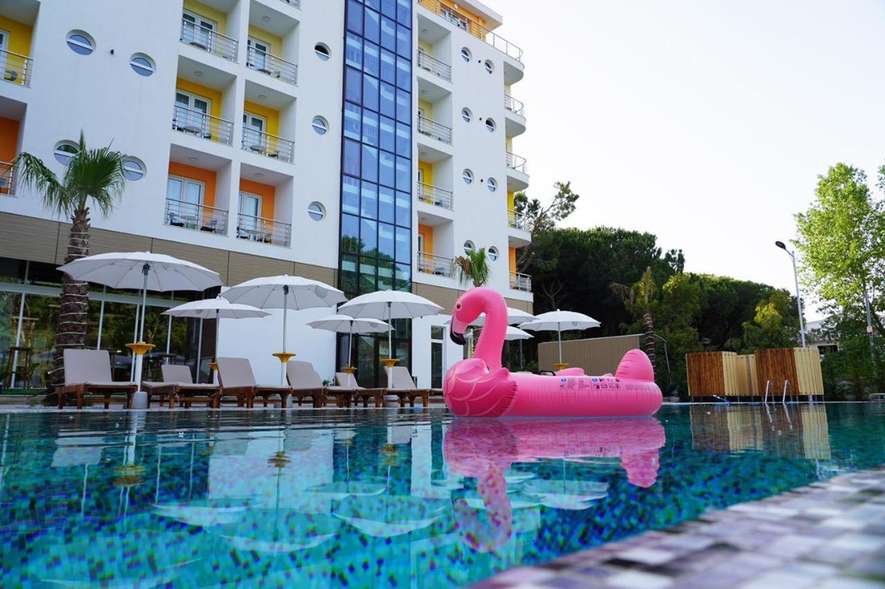 Hotel Monaco & Garden Golem  Bagian luar foto